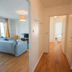  Appartement 2ch Elevator, Terrace, Private Parking.